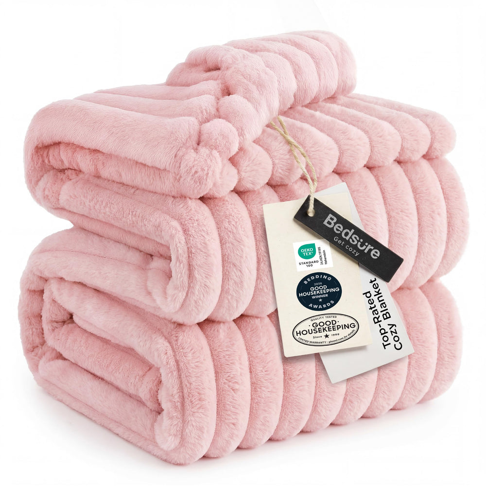 Bedsure couverture queen face corail rose montrant couleur et finition douce