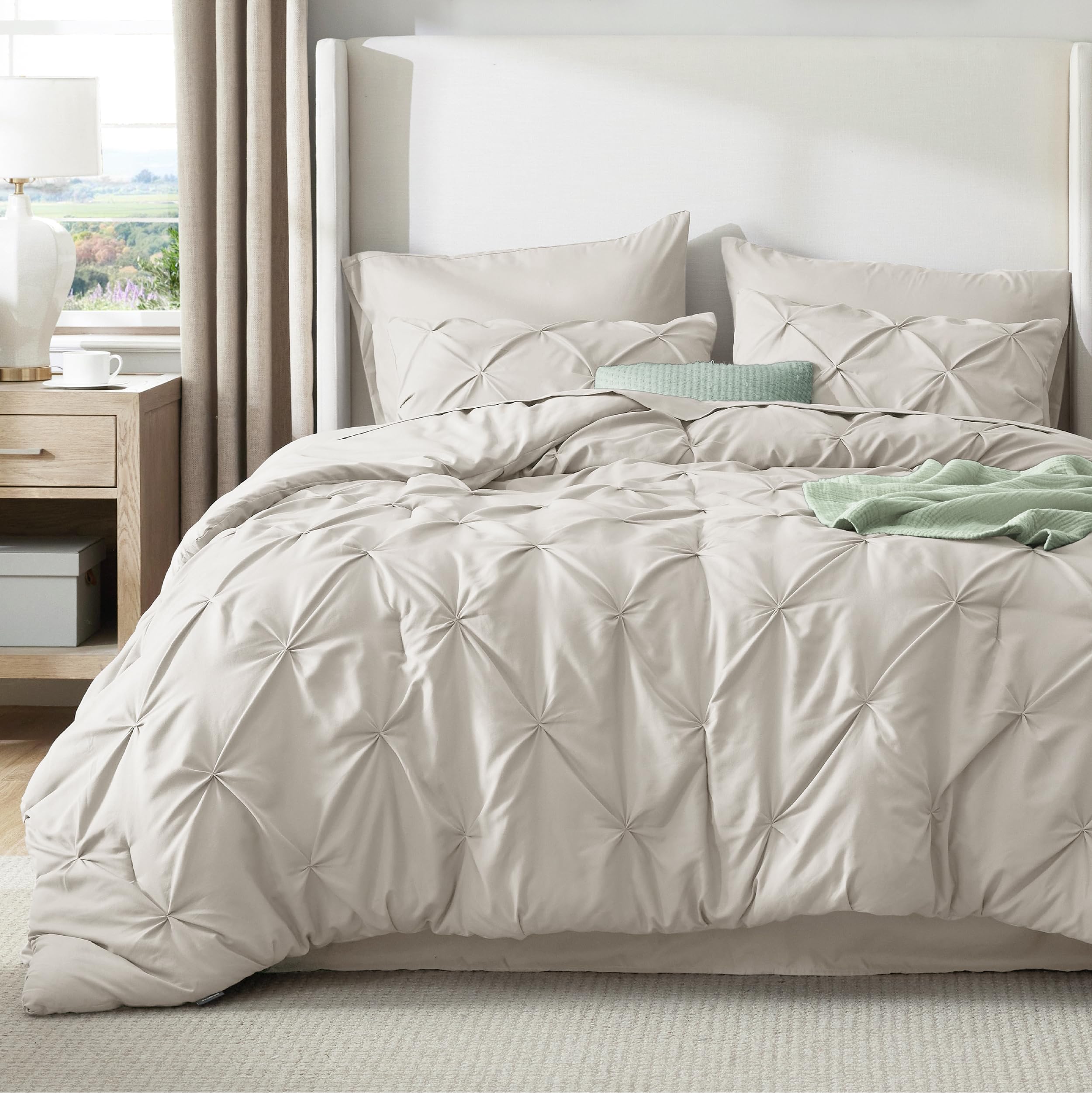 Bedsure gros plan microfibre brossée offrant douceur et toucher silencieux