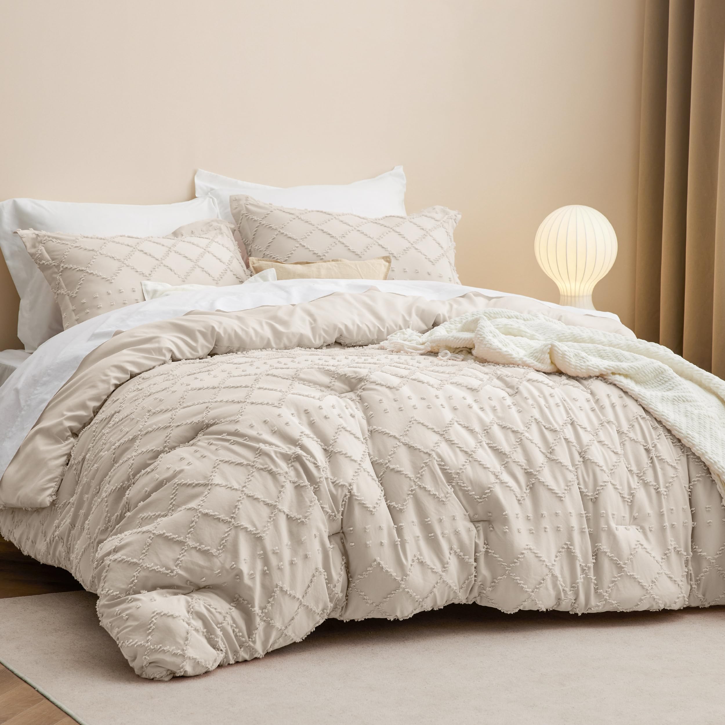 Bedsure gros plan sur tuft brodé ajoutant élégance et texture raffinée