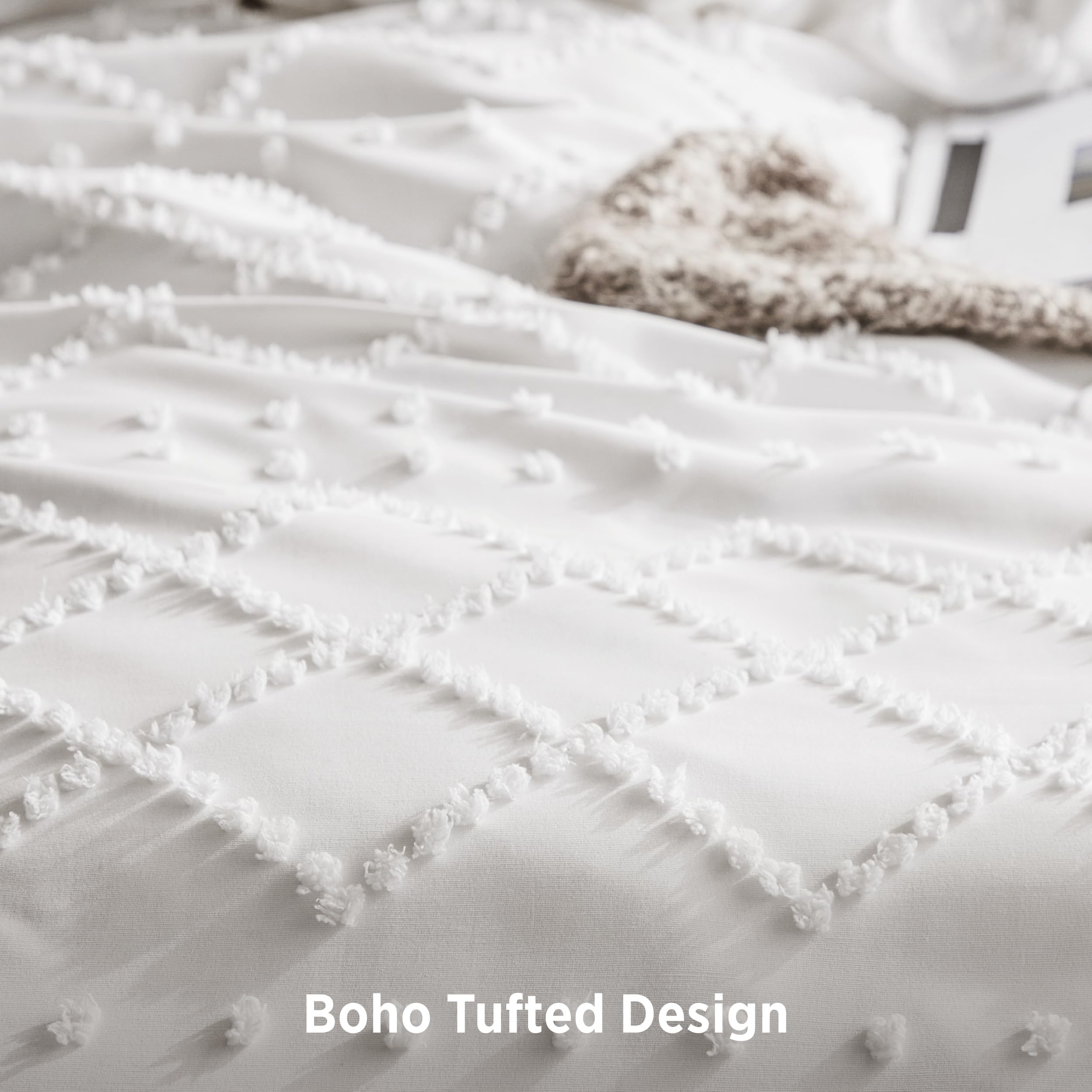 Bedsure détail des tufts brodés apportant motif décoratif et raffinement