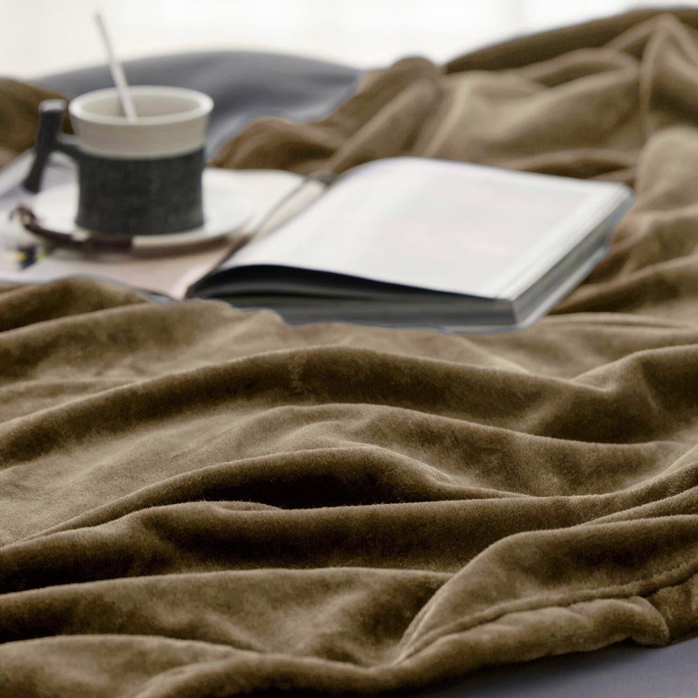 Bedsure couverture étendue sur lit king montrant couverture généreuse