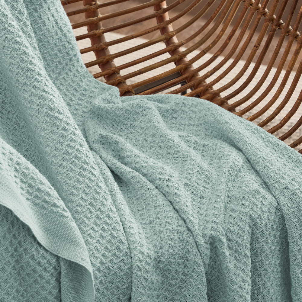 Bedsure couverture drapée sur lit apportant chaleur sans poids