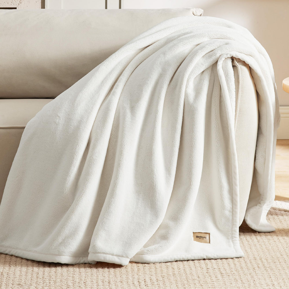 Bedsure comparaison taille avec personne soulignant couverture Twin XL