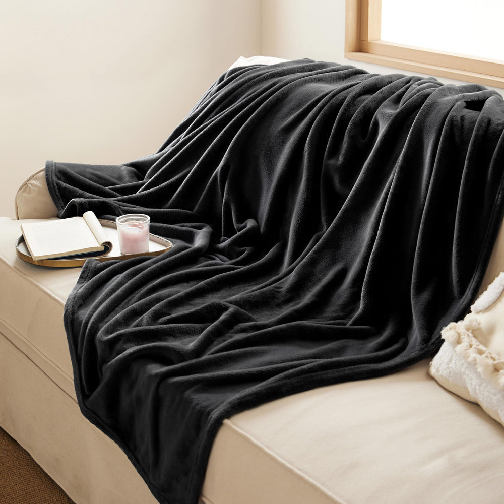 Bedsure comparaison d'échelle sur lit twin montrant dimensions pratiques 60 par 80 pouces