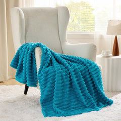 Bedsure plaid utilisé sur un canapé pour moments détente et cocooning