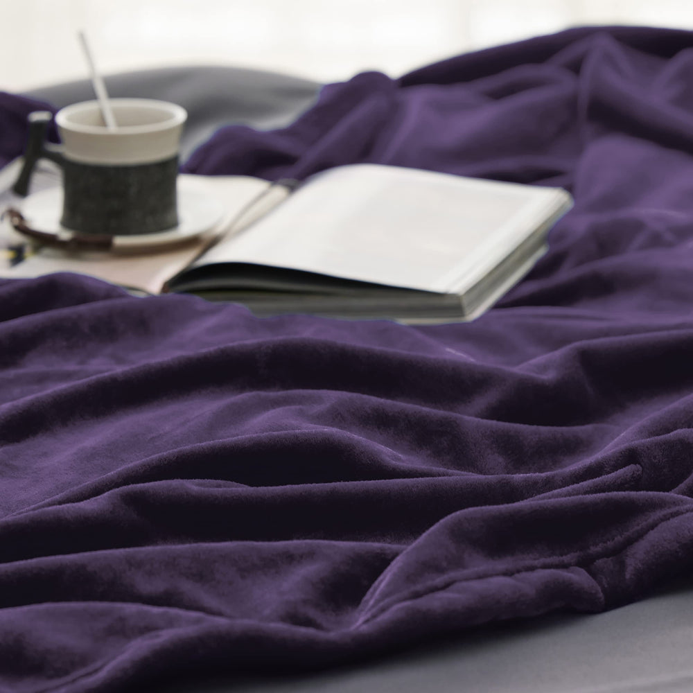 Bedsure couverture en usage sur canapé offrant confort immédiat
