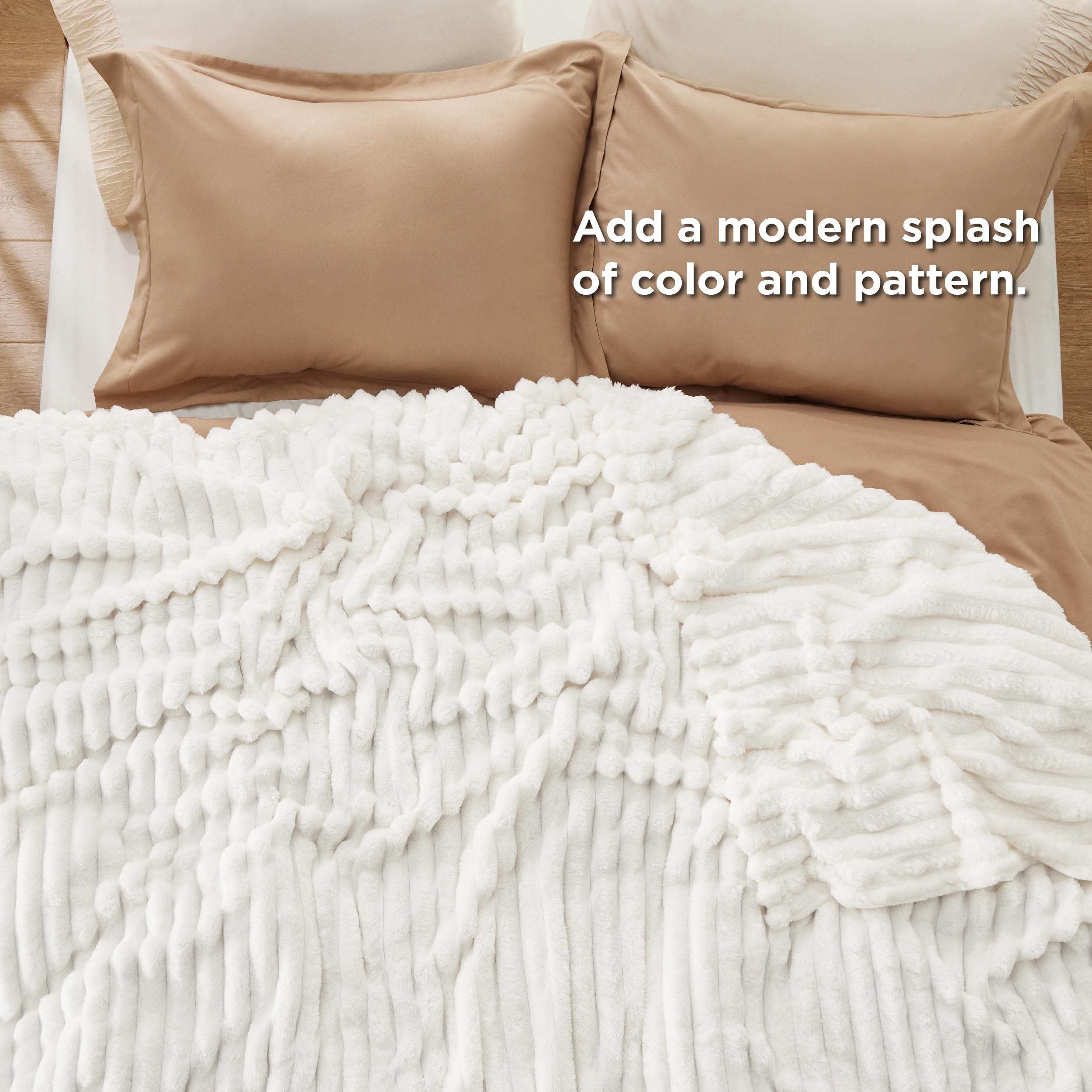 Bedsure couverture enroulée sur canapé facilitant détente instantanée