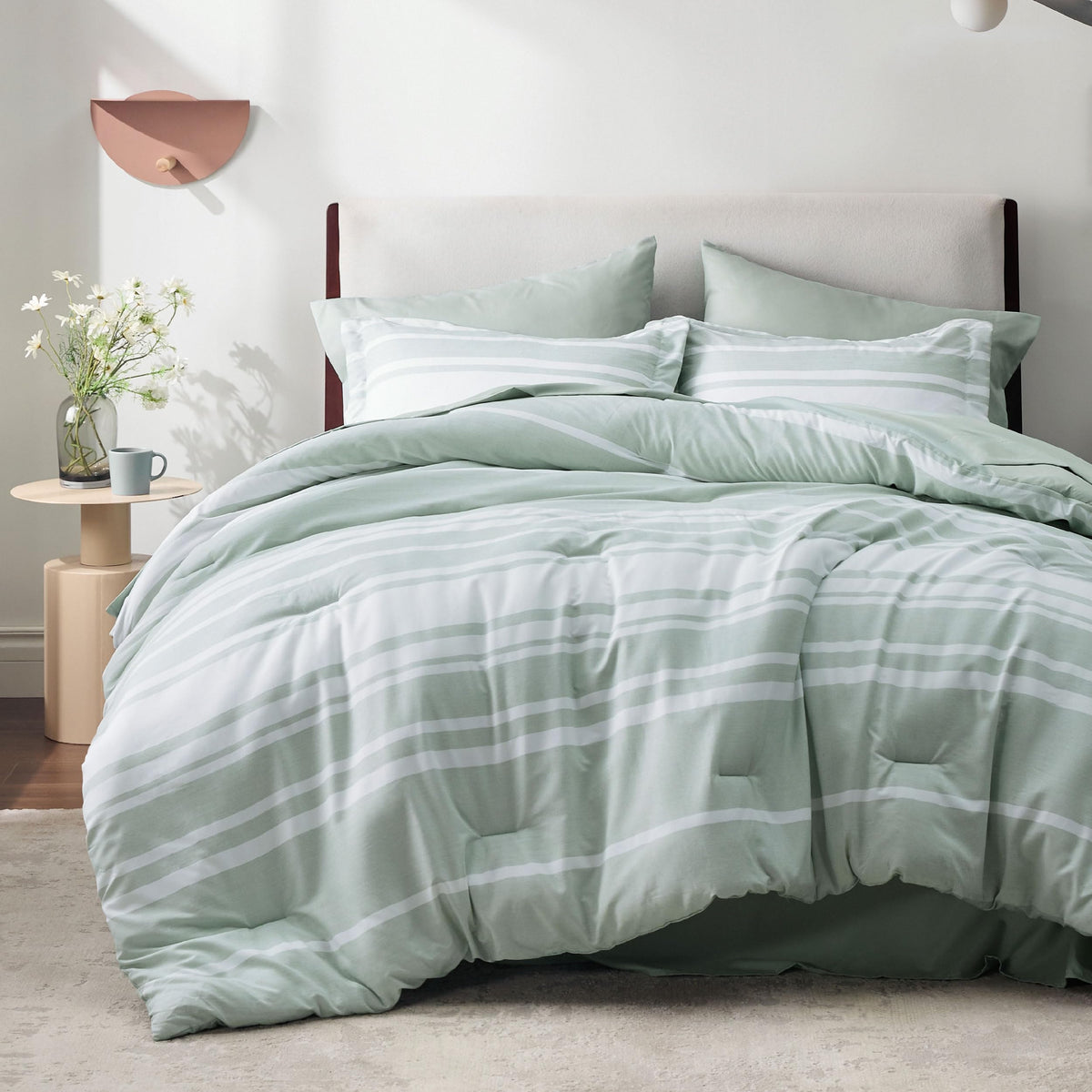 Bedsure vue de face de l'ensemble couette queen montrant le style vert sauge, élégance et confort