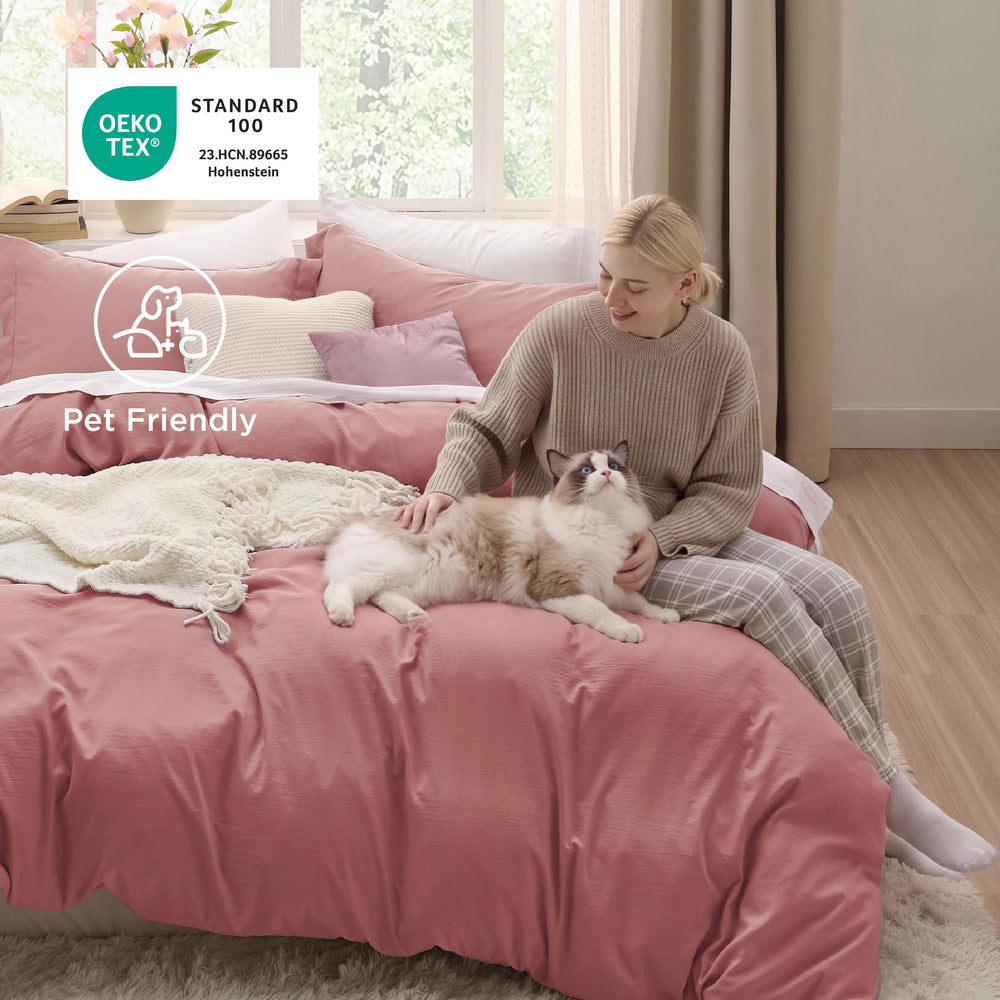 Bedsure housse et deux taies posées sur lit pour un rendu complet et coordonné