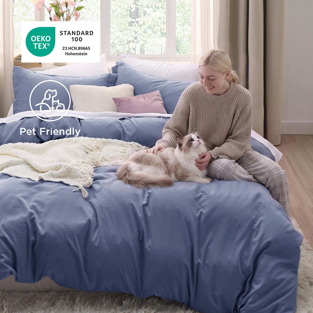 Bedsure housse et deux taies posées sur lit pour look coordonné