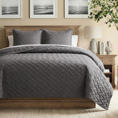 Bedsure face avant de la couette grise, design élégant et protection du lit
