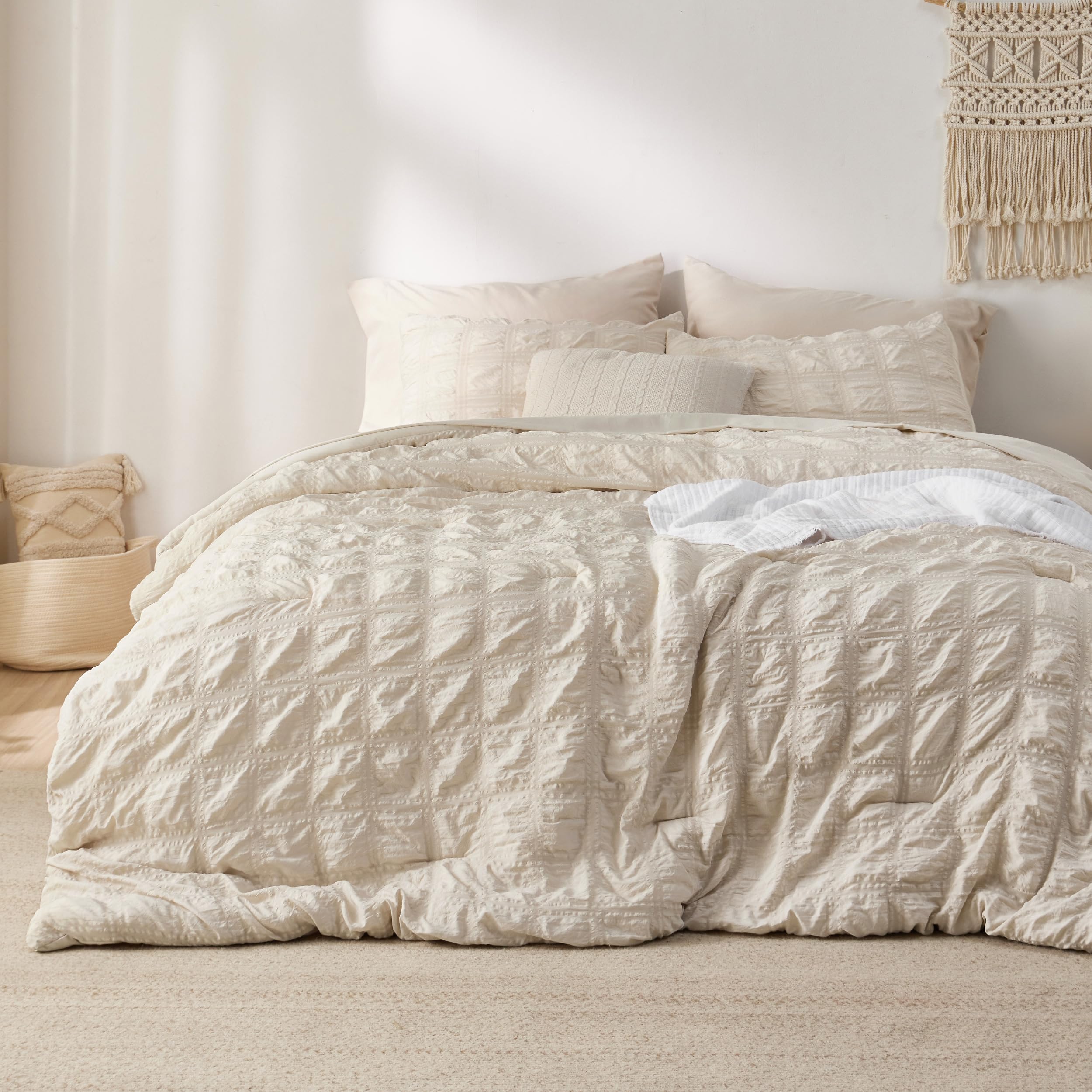 Bedsure vue frontale de la parure complète beige montrant l'ensemble élégant et pratique