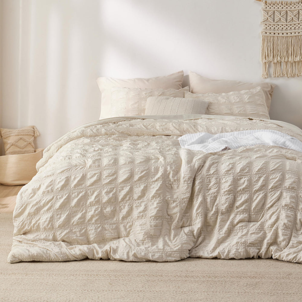 Bedsure vue frontale de la parure complète beige montrant l'ensemble élégant et pratique