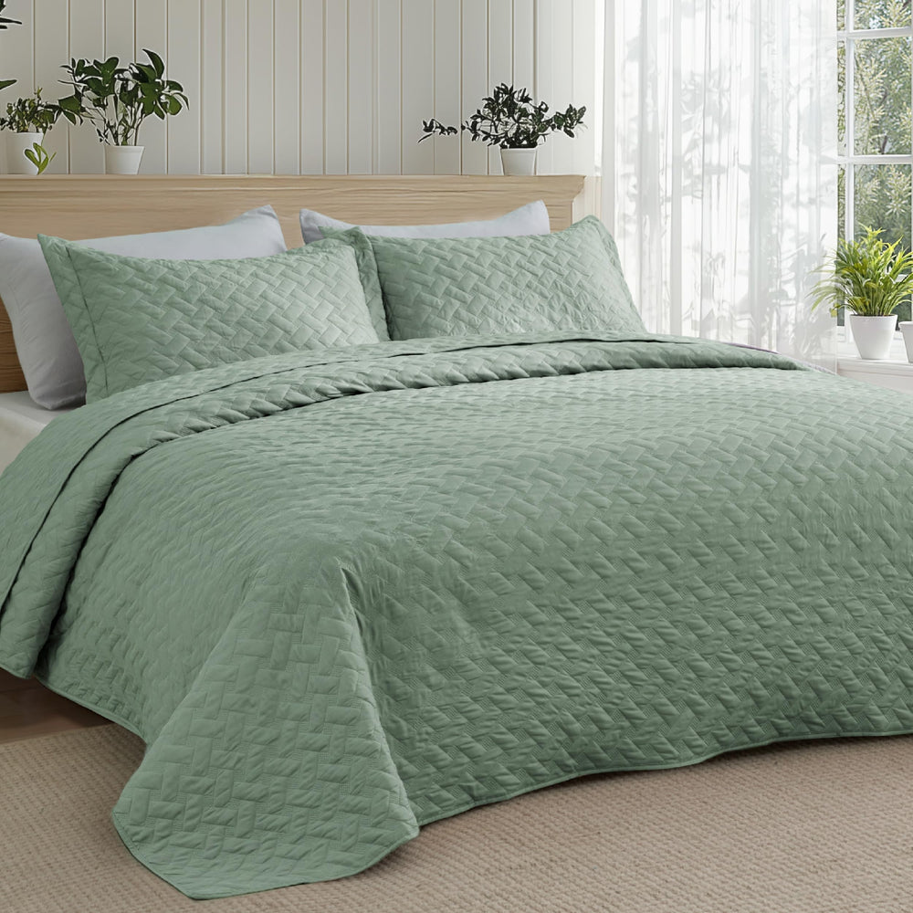 Bedsure gros plan garnissage microfibre montre douceur et isolation