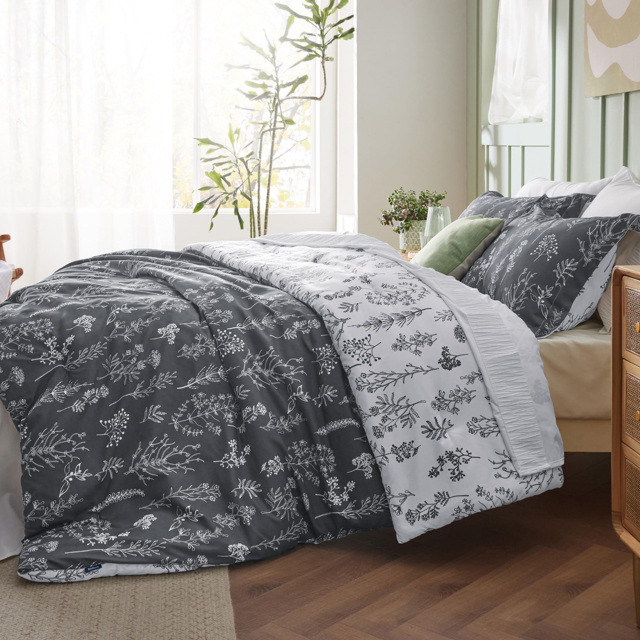Bedsure gros plan sur le garnissage moelleux offrant chaleur légère