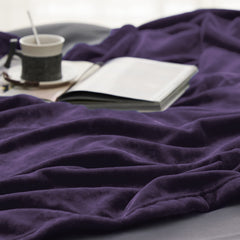 Bedsure GentleSoft drapé sur lit Twin montrant couverture généreuse et style