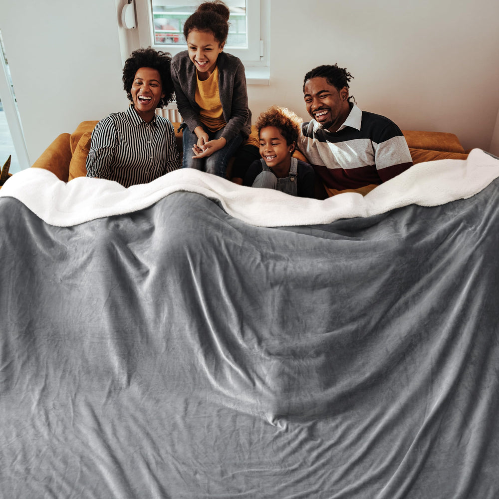 Bedsure texture flanelle en gros plan illustrant douceur et toucher velouté