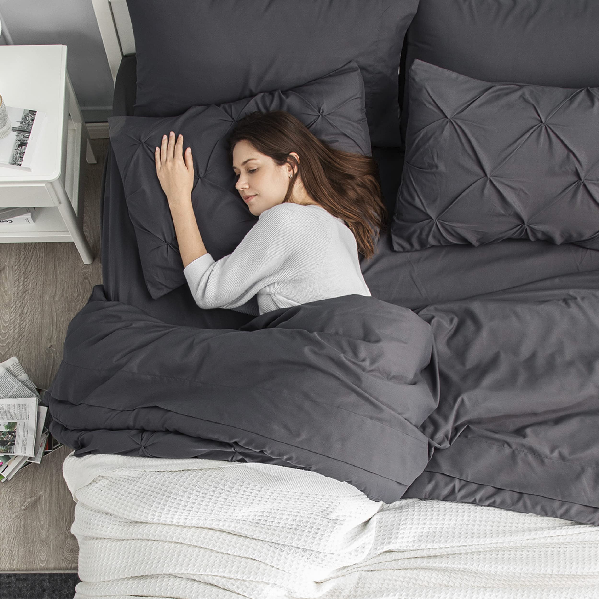 Bedsure gros plan microfibre douce montrant texture confortable et silencieuse