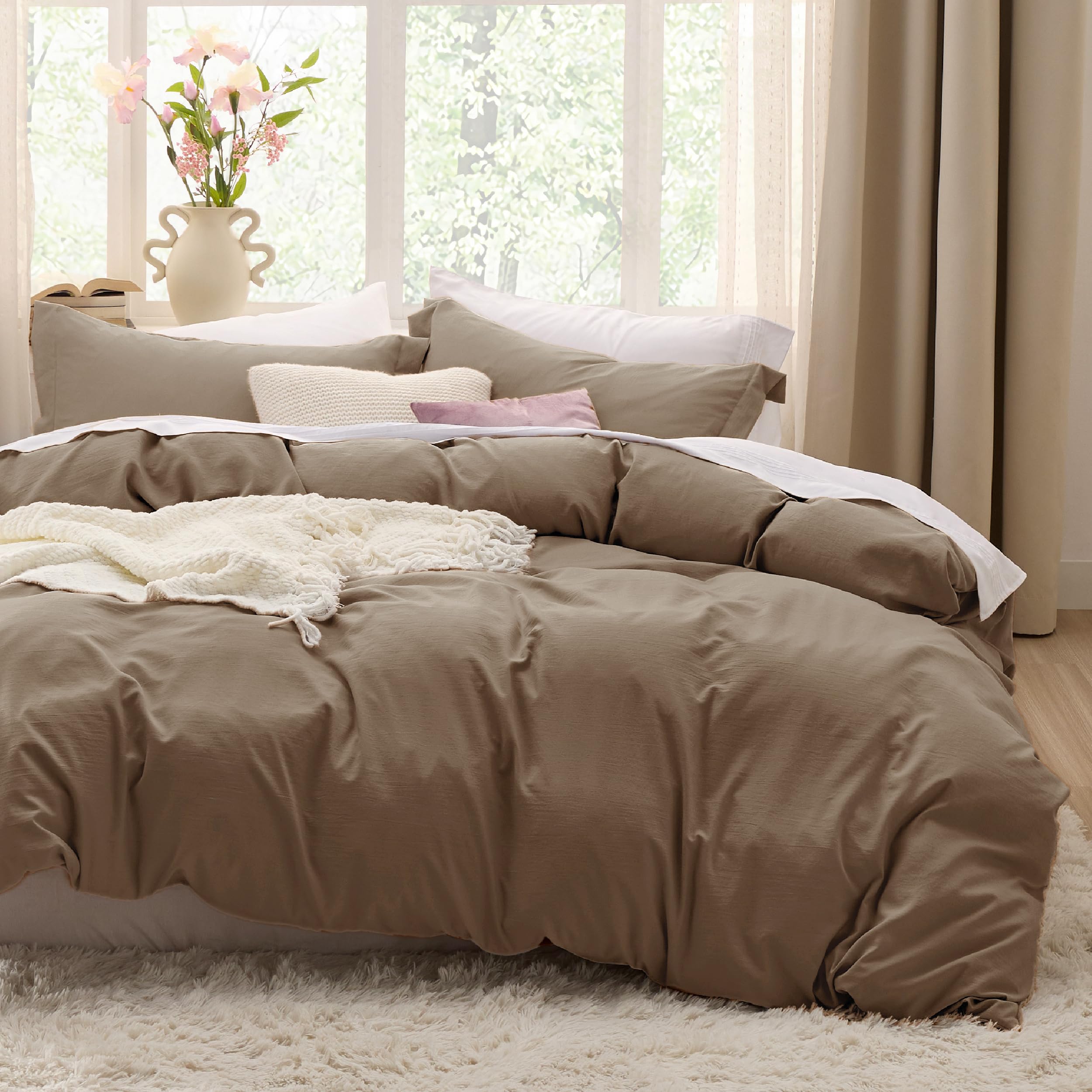 Bedsure housse de couette face avant montrant le coloris marron et l'élégance