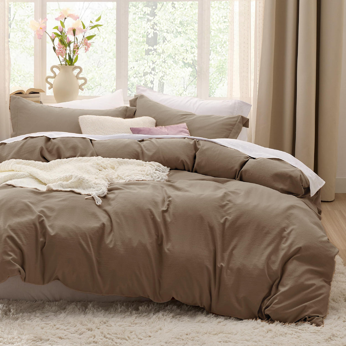 Bedsure housse de couette face avant montrant le coloris marron et l'élégance