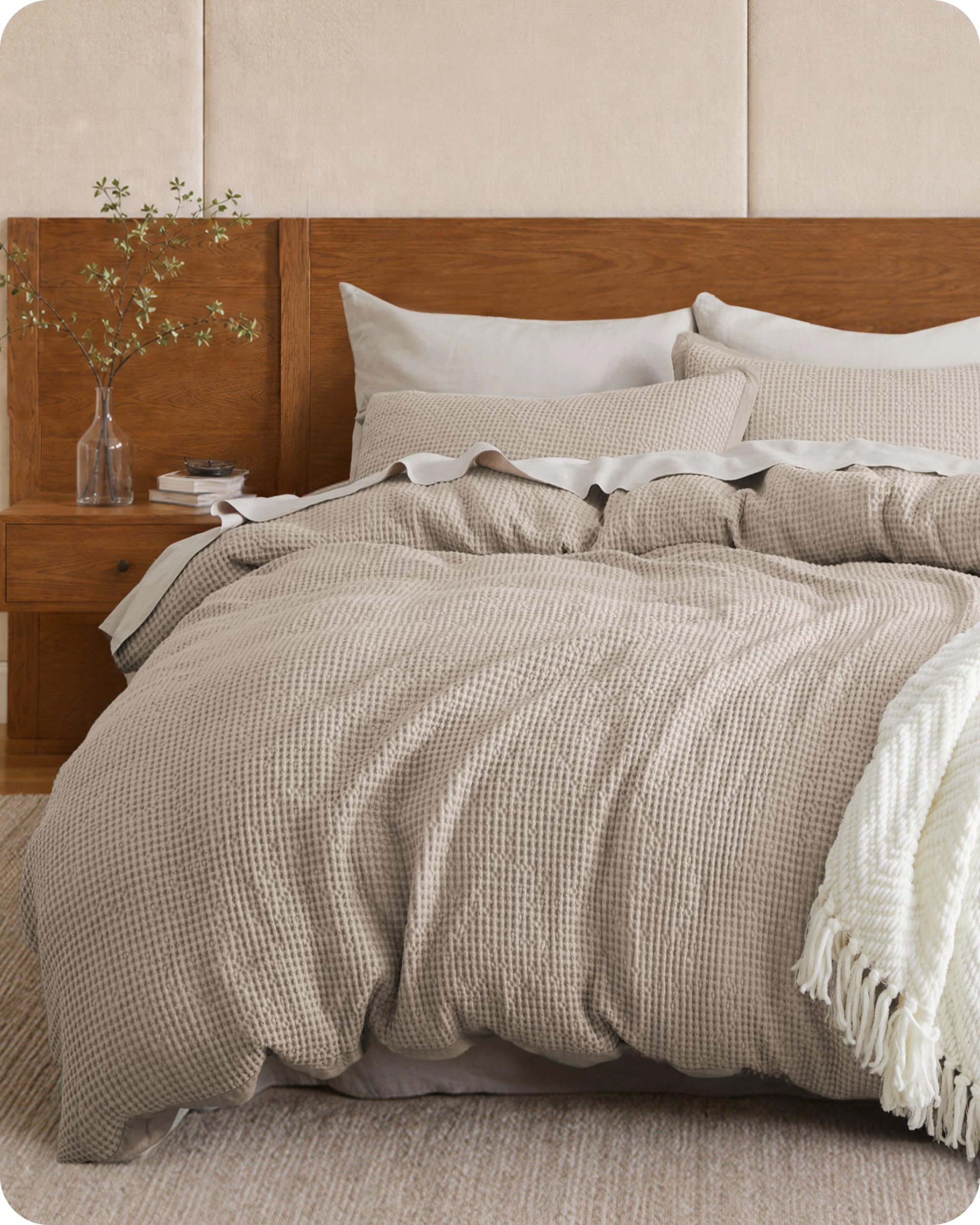 Bedsure housse de couette Cal King kaki montrant le tombé soigné et le confort