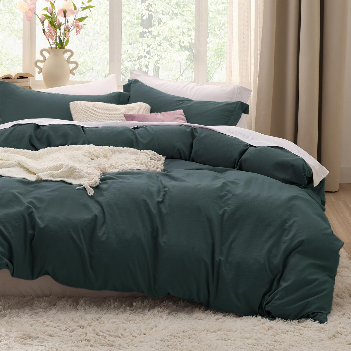 Bedsure housse de couette queen devant montrant couleur vert forêt et finition élégante