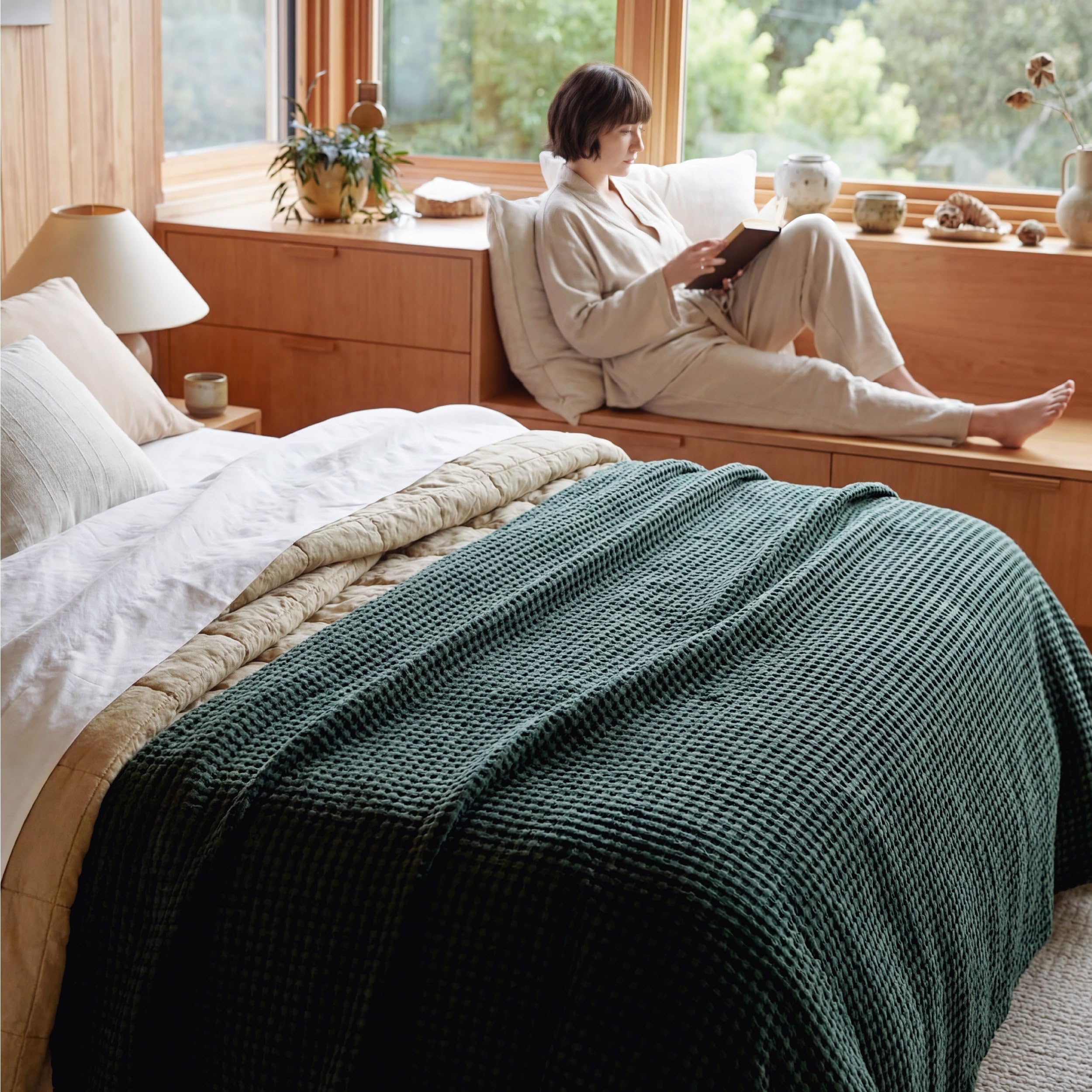 Bedsure couverture dans chambre stylée apportant élégance et fraîcheur