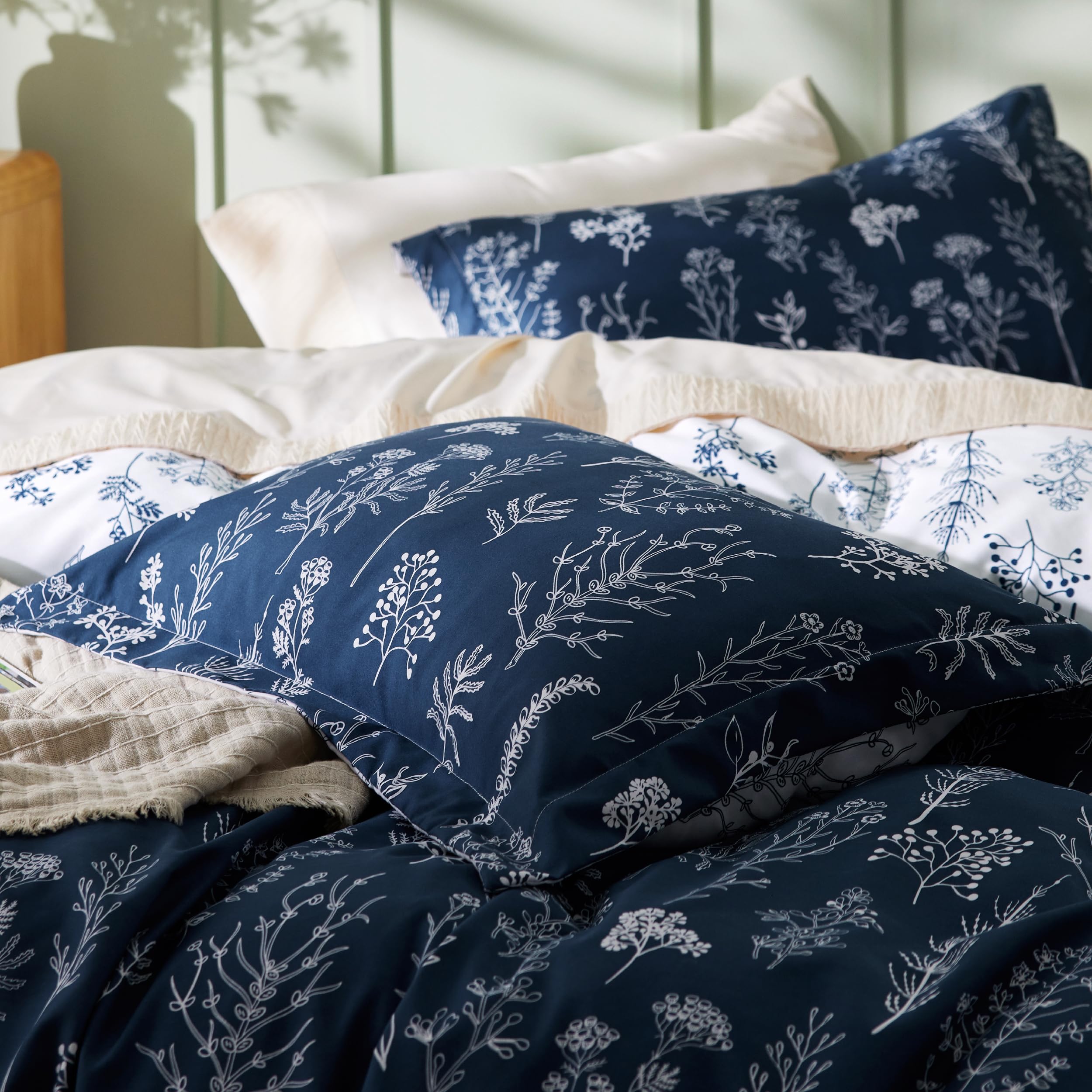 Bedsure motif floral en gros plan, couleur vive et texture douce