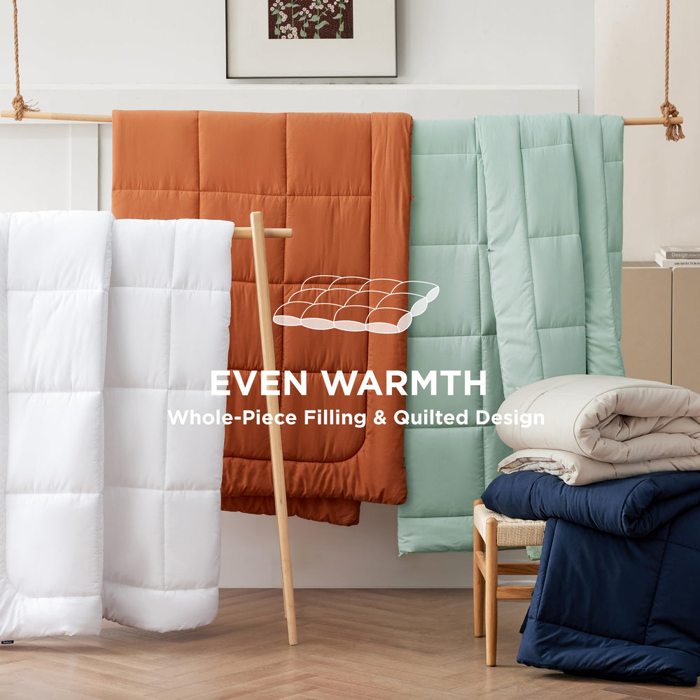 Bedsure personne retirant la couette du sèche-linge pour restaurer le gonflant