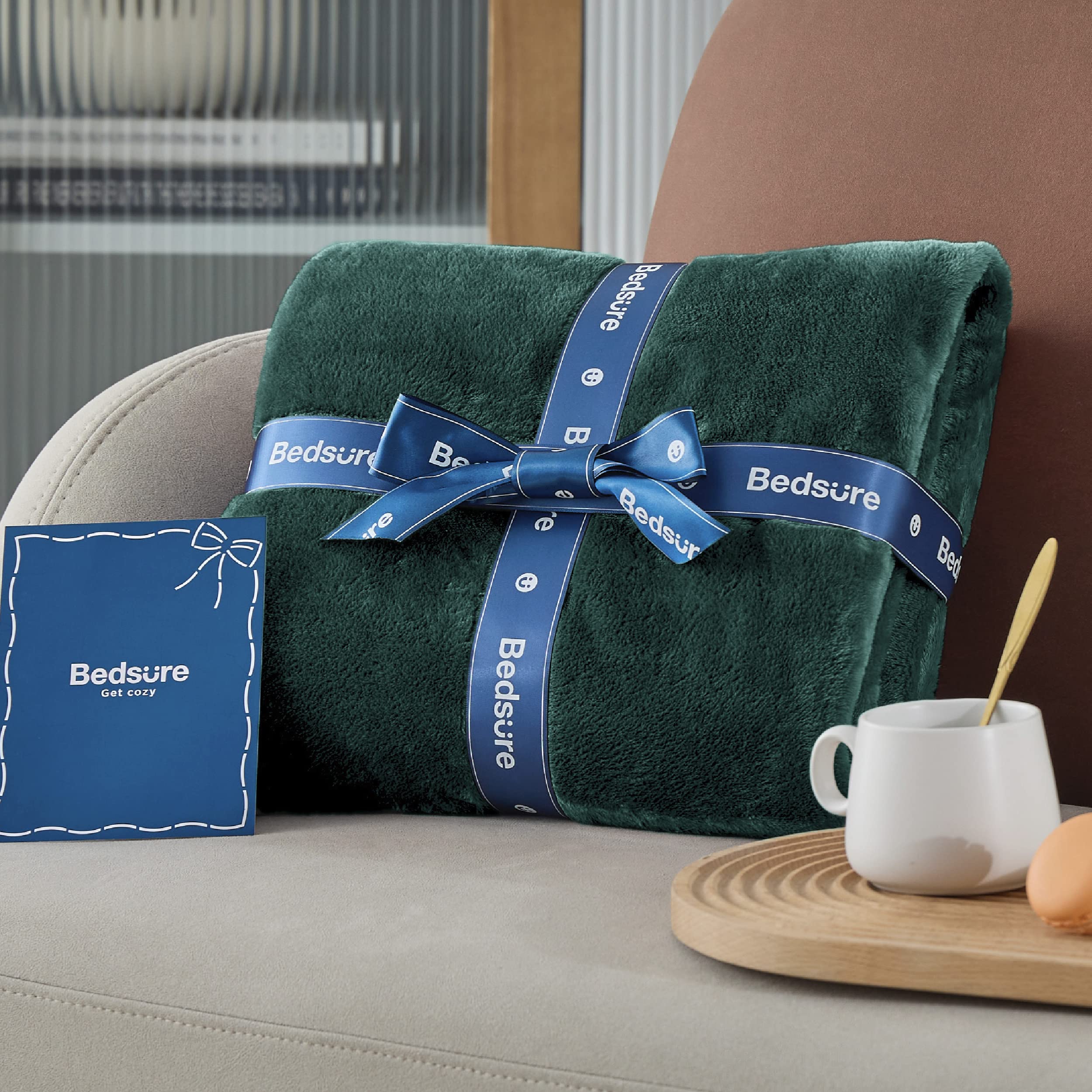 Bedsure plaid à côté d'objets pour évaluer taille queen