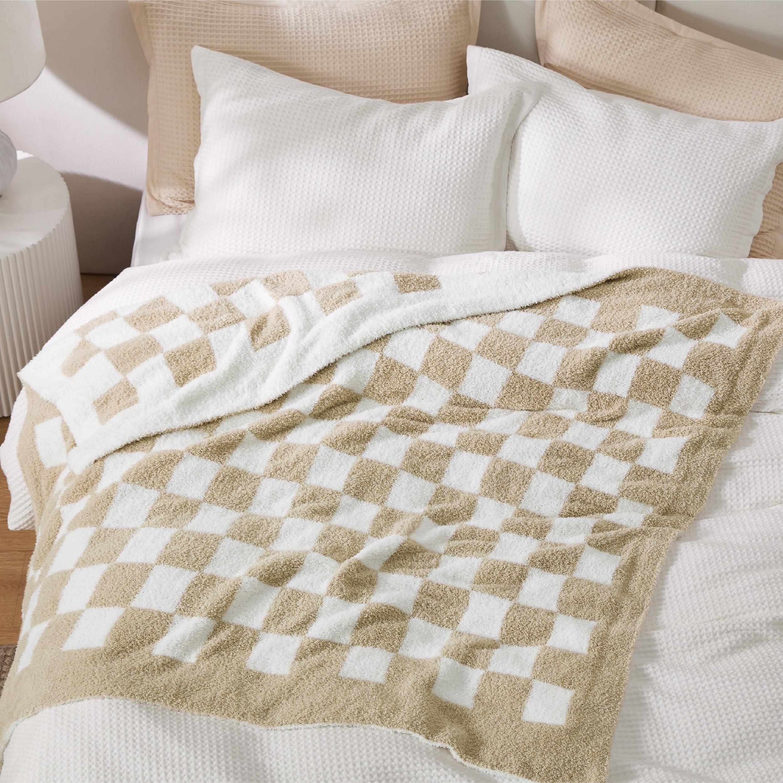 Bedsure plaid étendu sur lit ajoutant confort et finition soignée