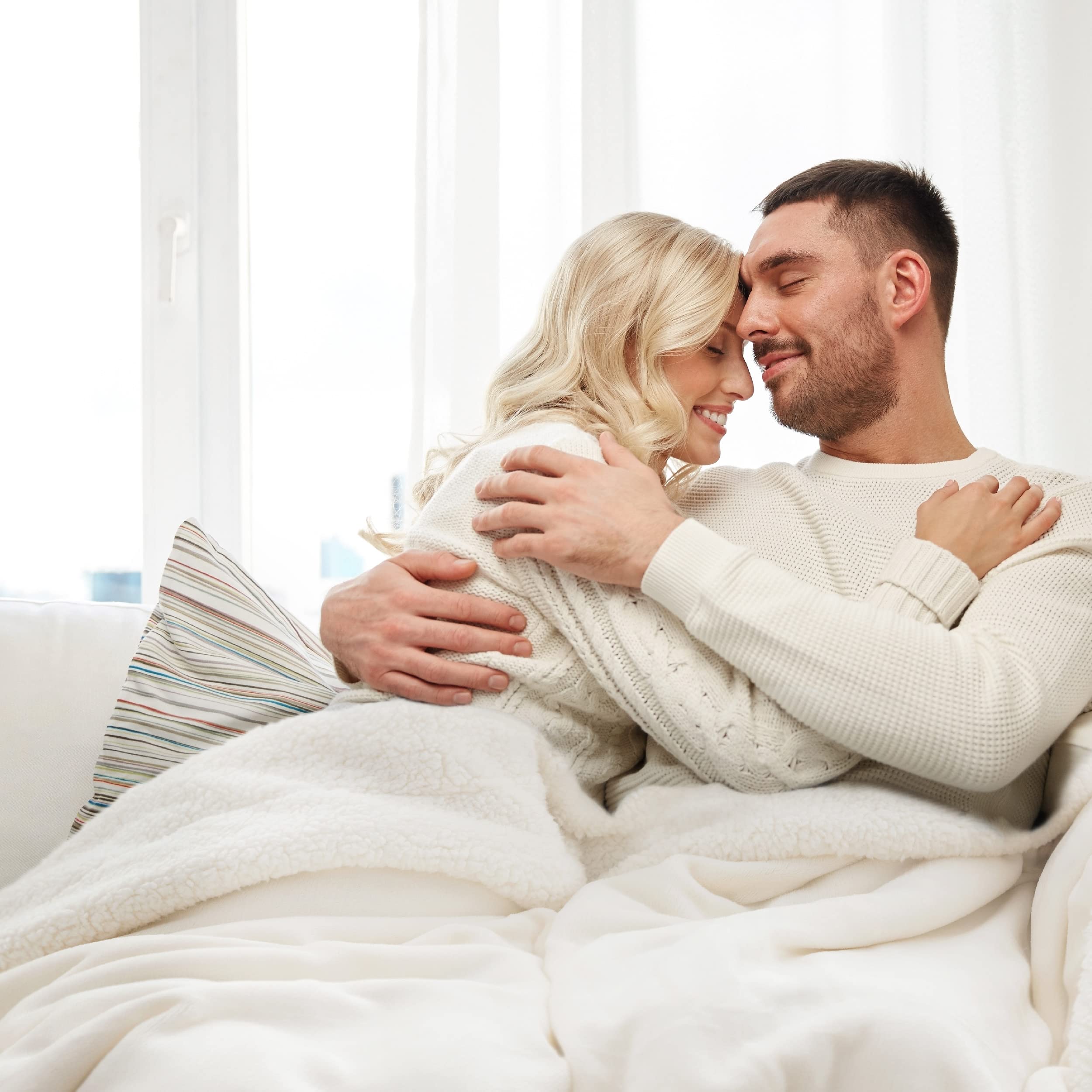 Bedsure couverture mains touchant texture prouvant douceur agréable