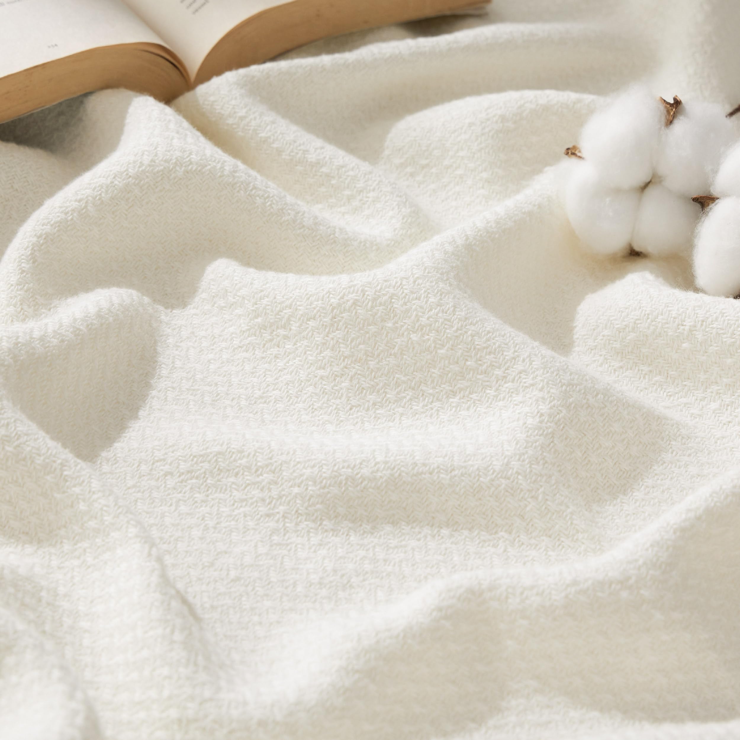 Bedsure plaid face avant crème montrant élégance et confort