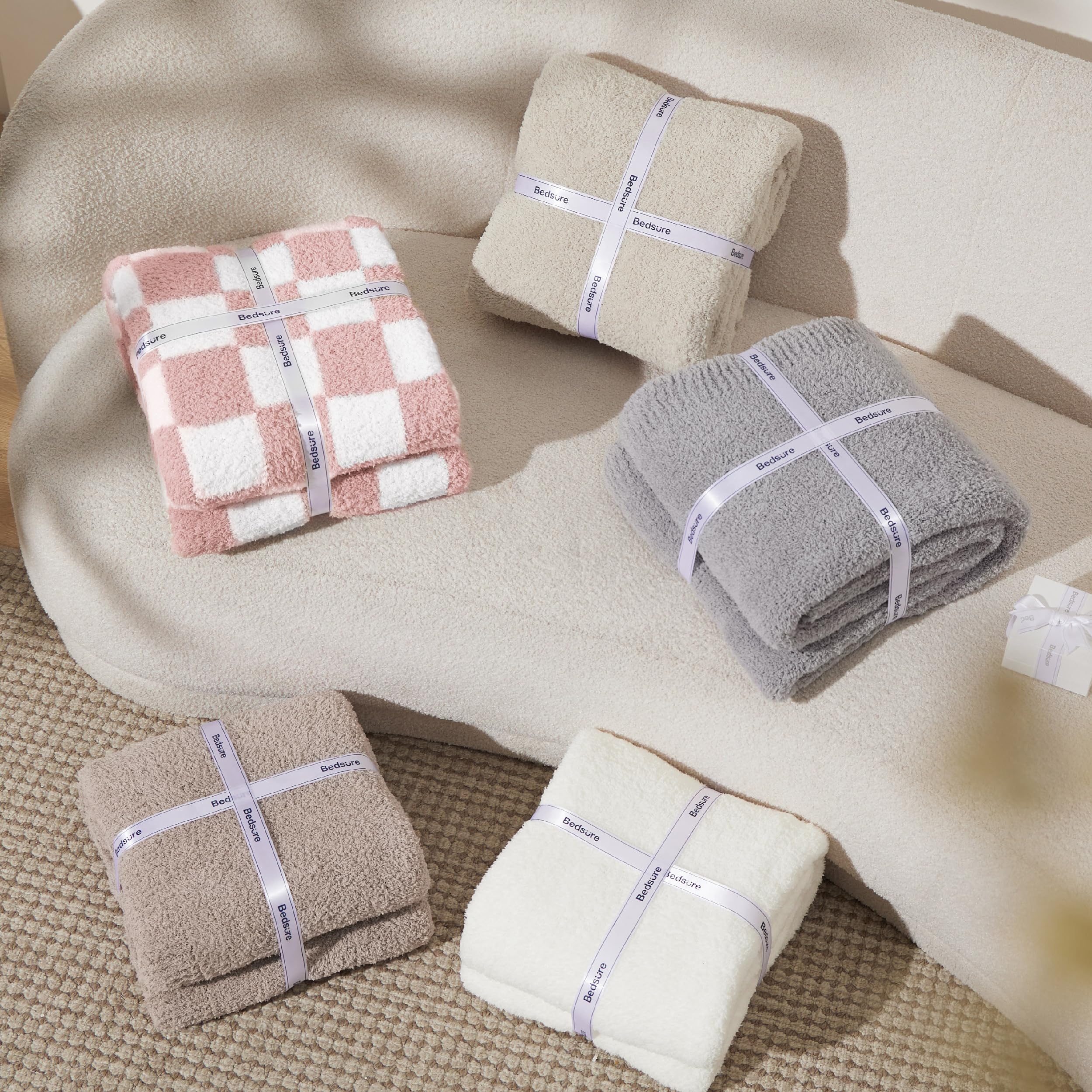 Bedsure plaid drapé sur lit ajoute touche décorative et confort quotidien