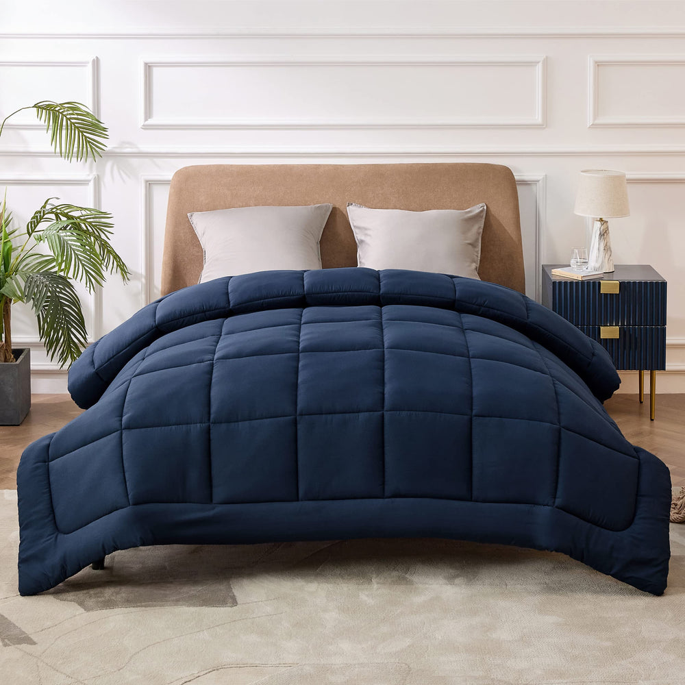 Bedsure mise en scène chambre bleu marine montrant harmonie décorative apaisante