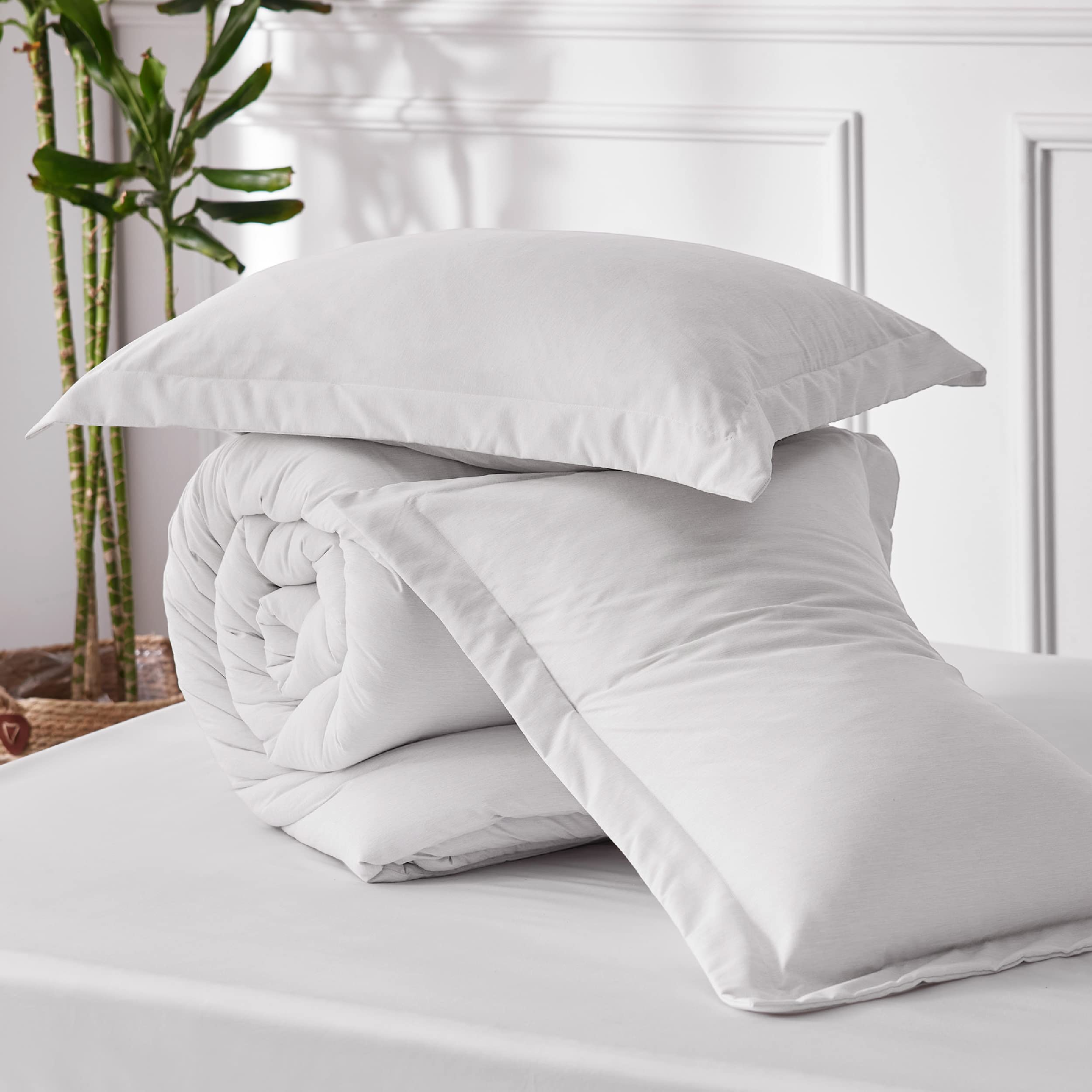 Bedsure mise en scène chambre étudiante montrant un style neutre et moderne