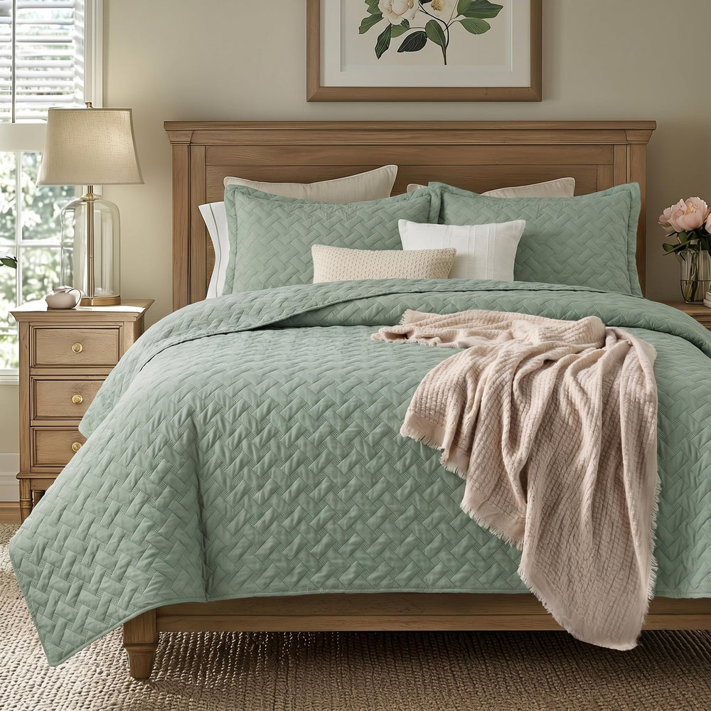 Bedsure chambre stylée vert sauge montre intégration déco apaisante