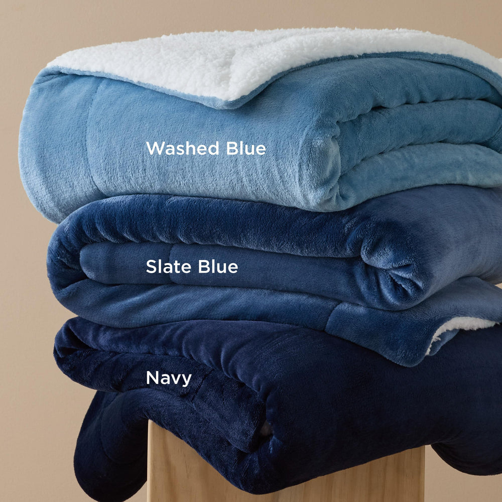Bedsure couverture sur canapé avec famille et animaux, confort partagé