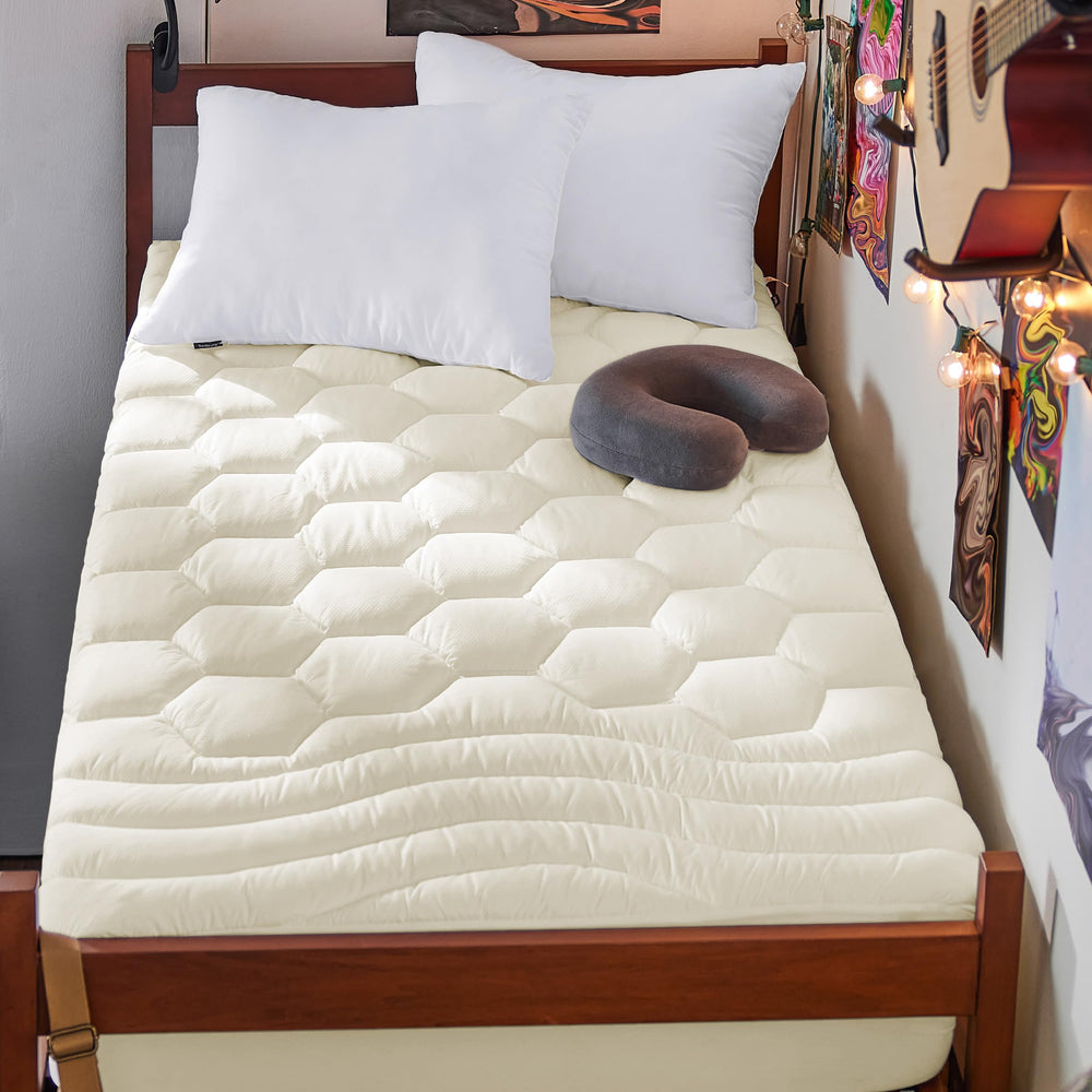 Bedsure vue frontale du surmatelas Twin XL montrant la finition soignée et confort