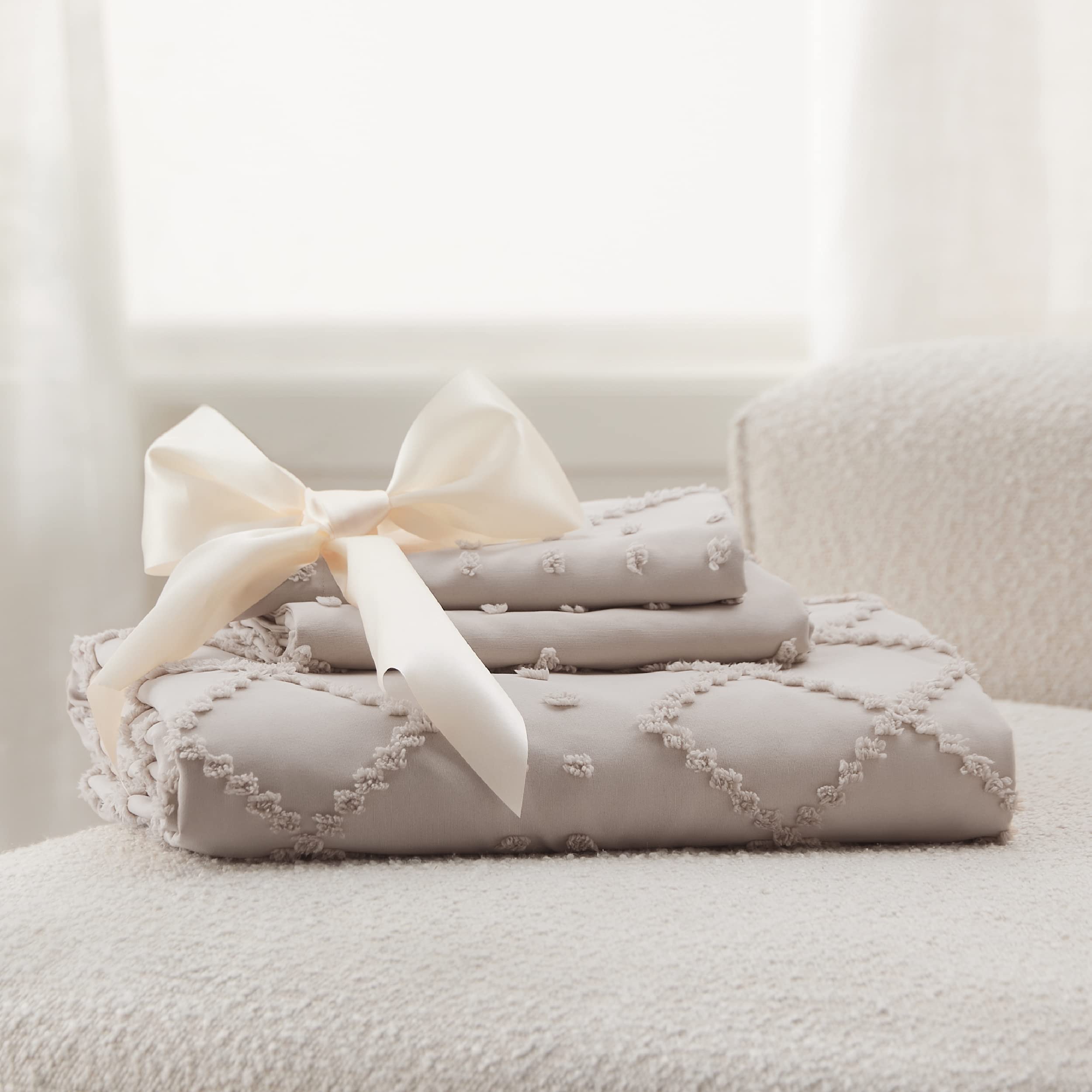Bedsure deux taies d'oreiller assorties complètent l'ensemble et l'esthétique