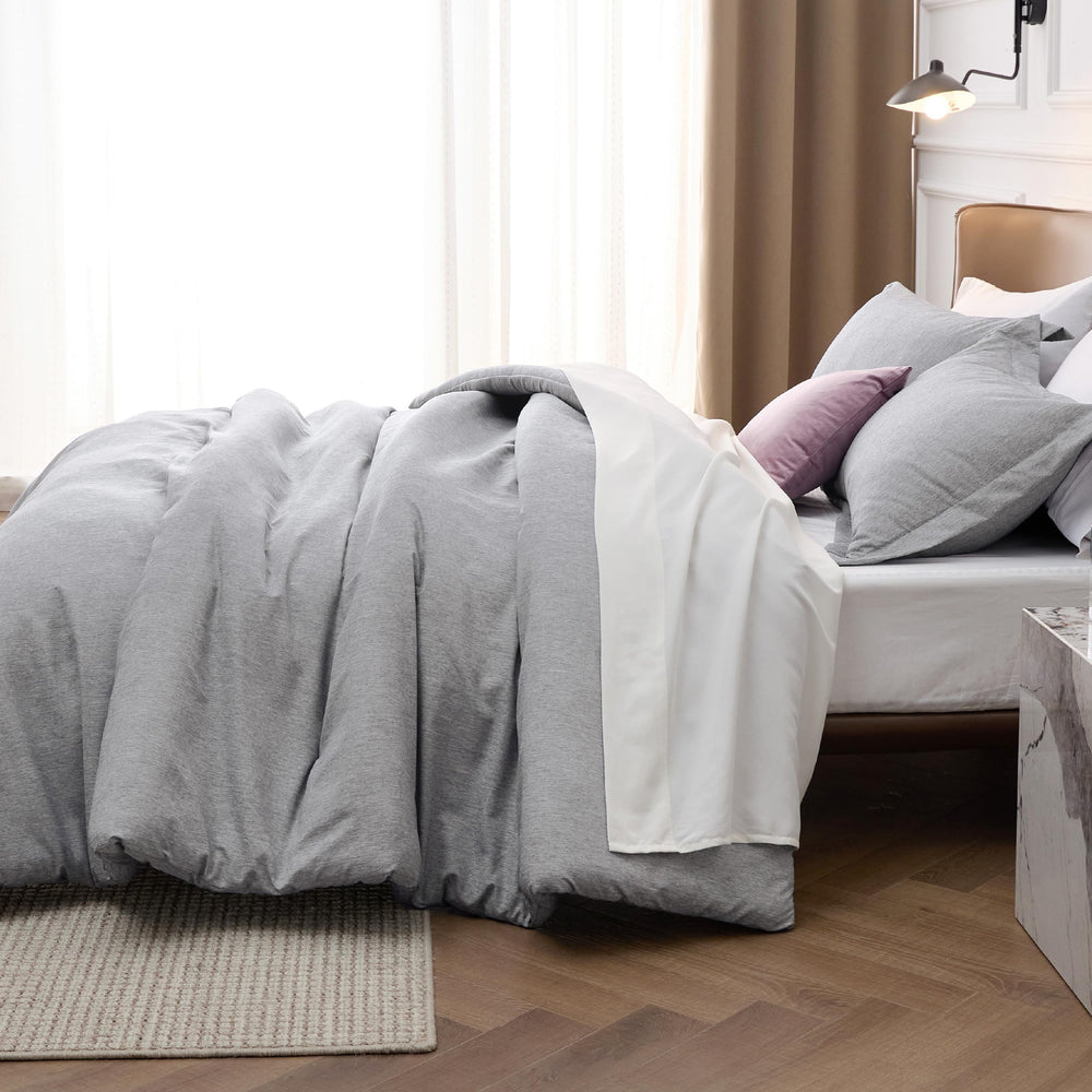 Bedsure taies et couette disposées sur lit, ensemble harmonieux pour chambre