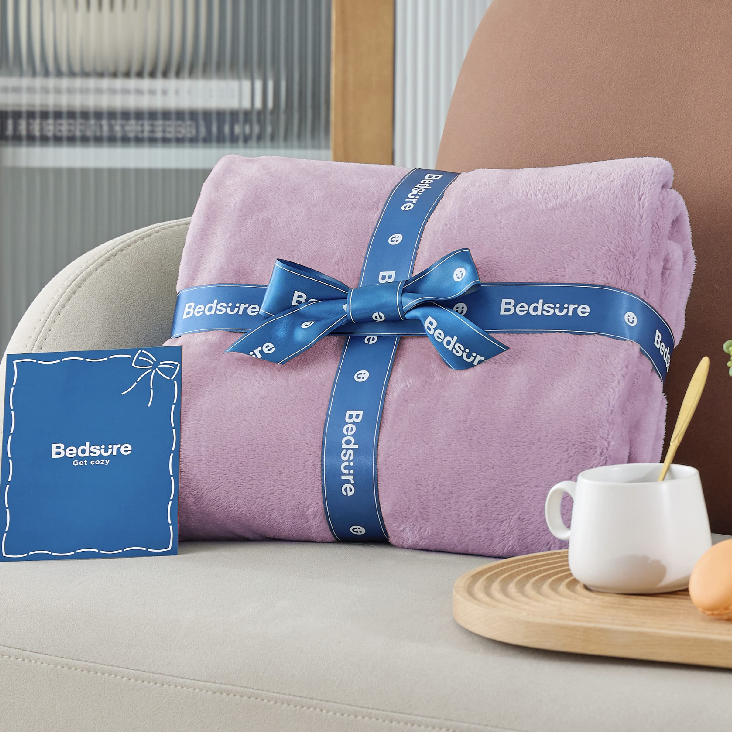 Bedsure couverture à côté d'un mètre pour comparer les 108x90 pouces