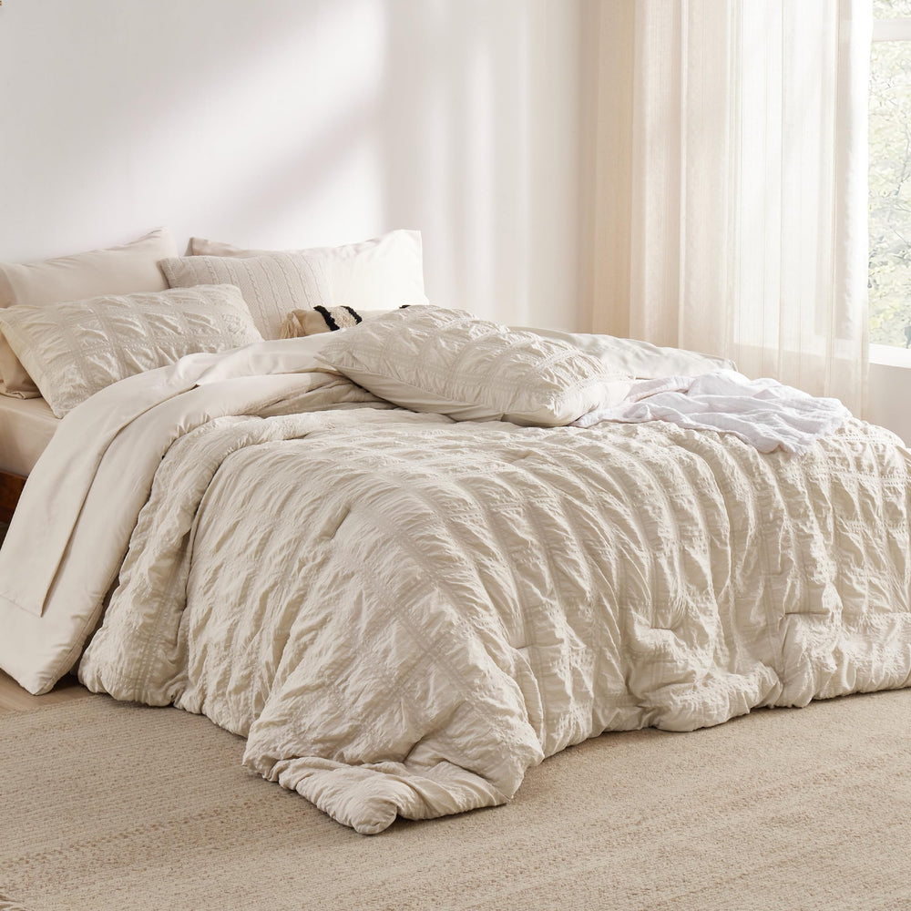 Bedsure gros plan du tissu seersucker dévoilant la texture froissée confortable