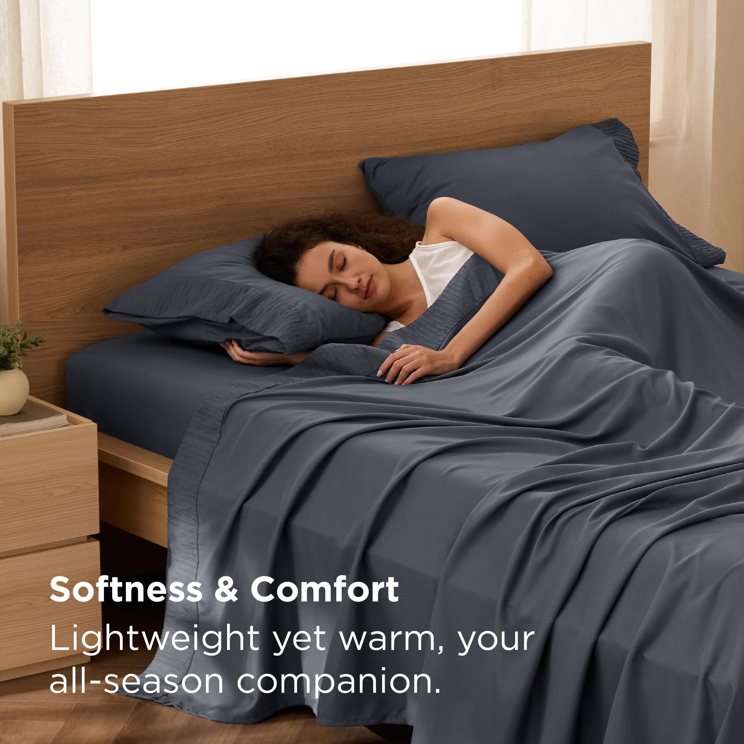 Bedsure gros plan texture microfibre brossée pour douceur et fraîcheur