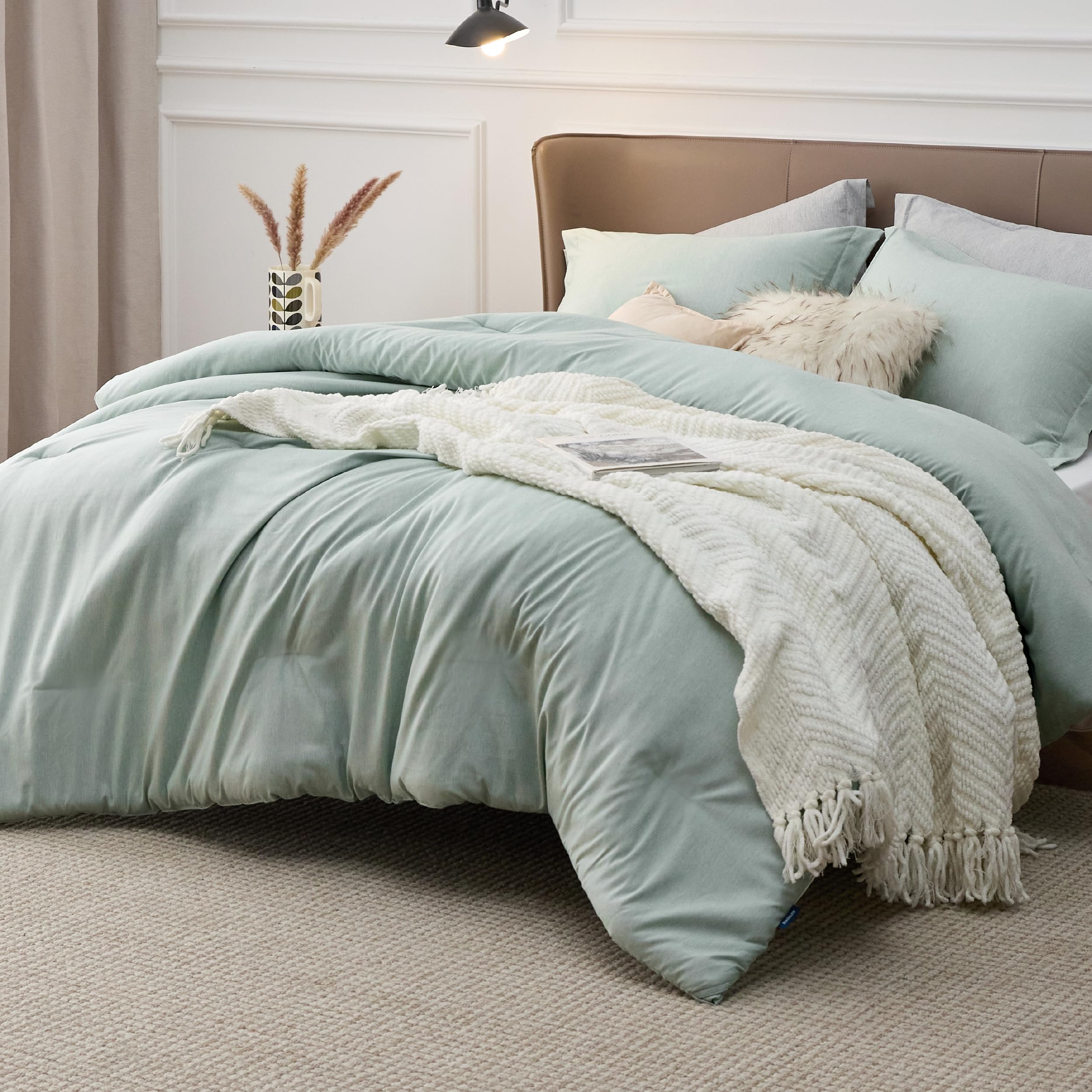 Bedsure gros plan microfibre douce offrant sensation soyeuse