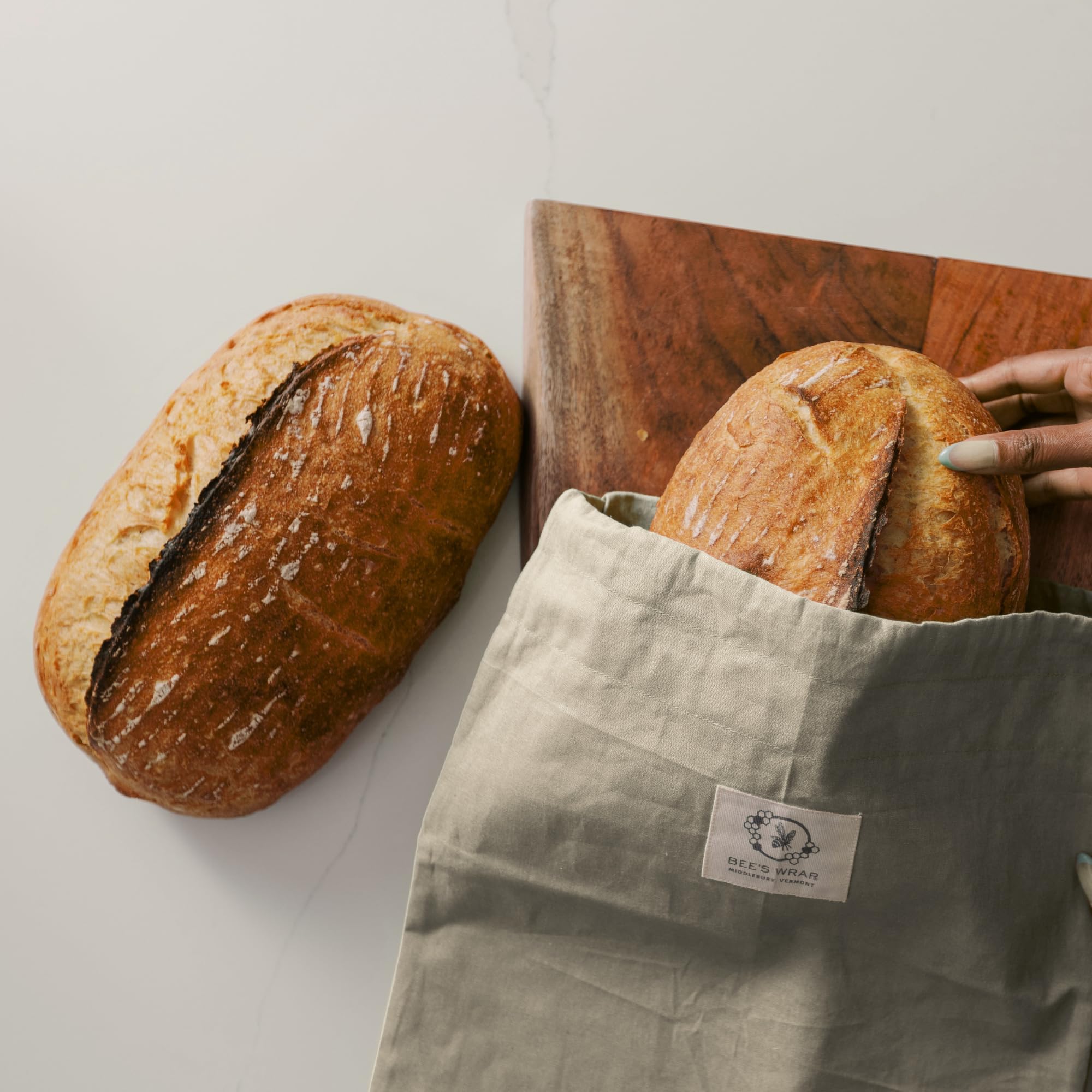 Bee's Wrap présenté en emballage cadeau pour modes de vie durables