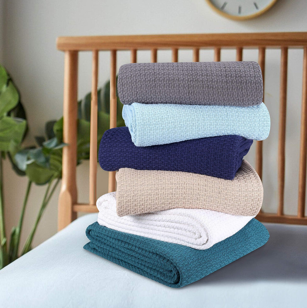 Belizzi Home couverture drapée sur canapé comme plaid décoratif