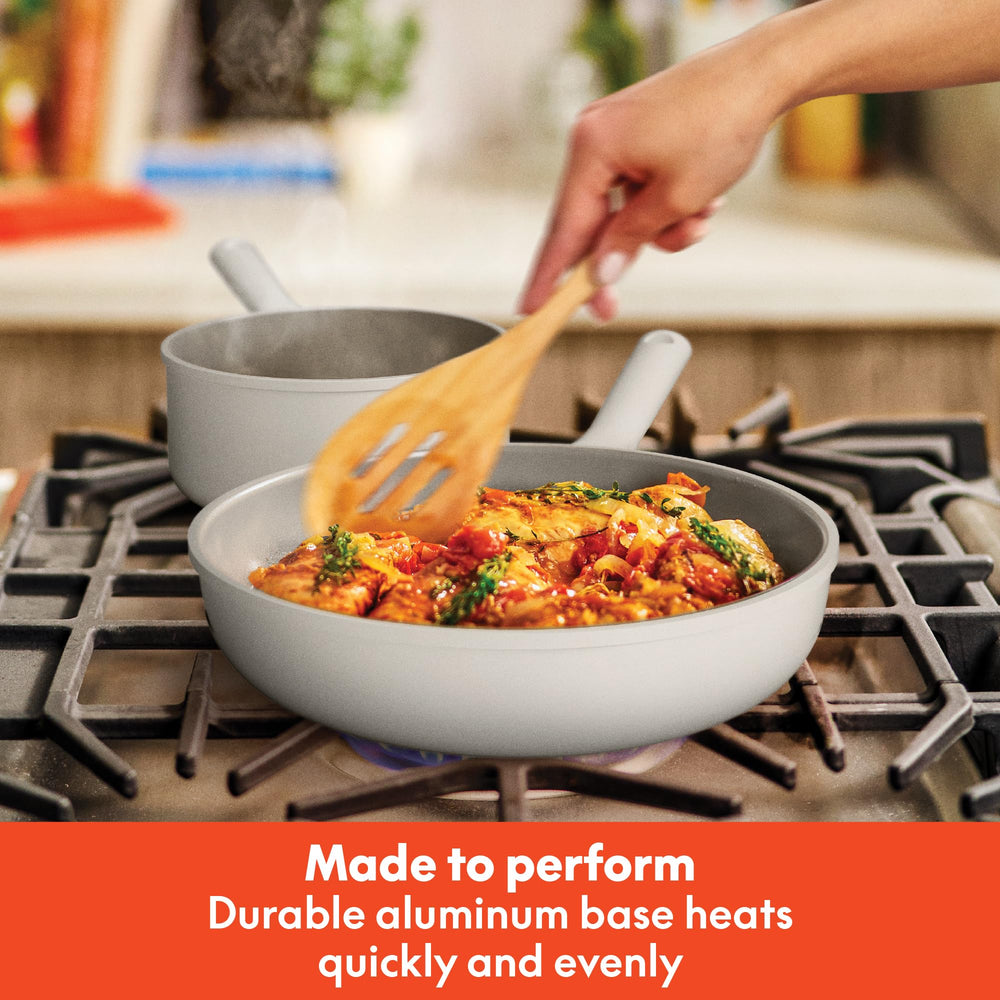 BELLA casserole 2QT en usage sur feu, cuisson homogène garantie