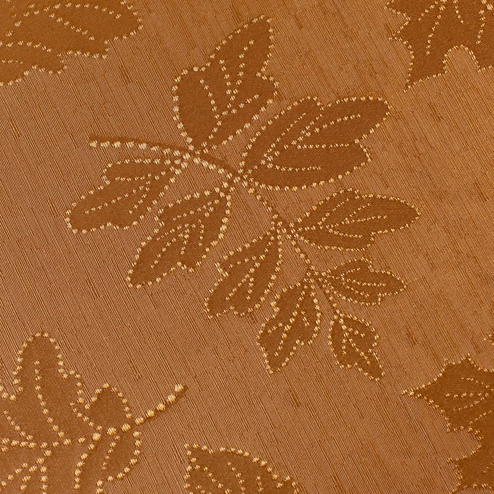 Benson Mills bord de nappe montrant couture soignée et finitions