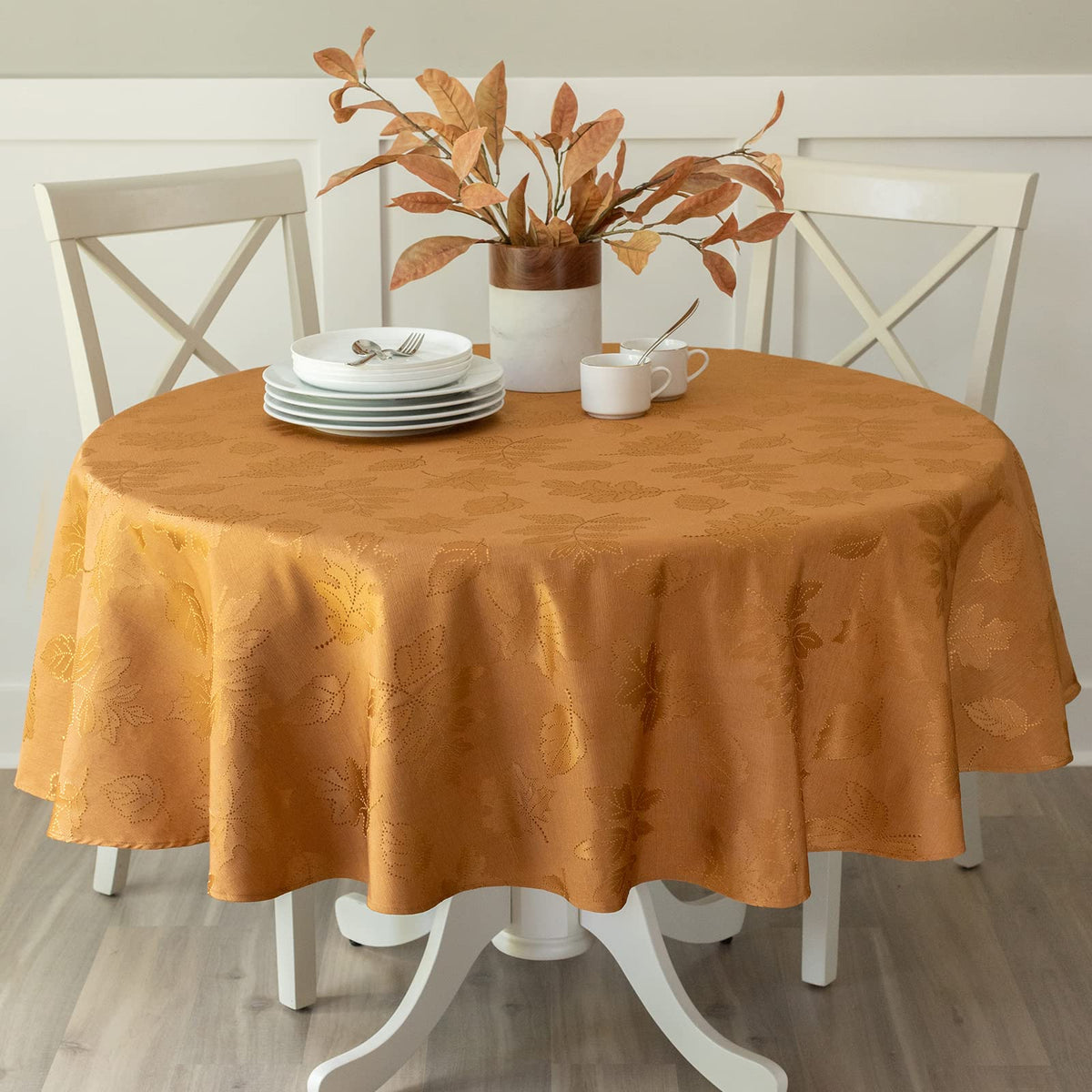 Benson Mills nappe ronde Amber face montrant élégance et finition